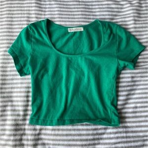 Kelly Green Scoop Neck Cropped Tee